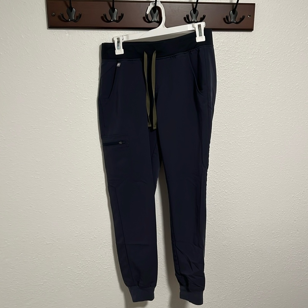 Figs Zamora Jogger Scrub Pants In Navy
